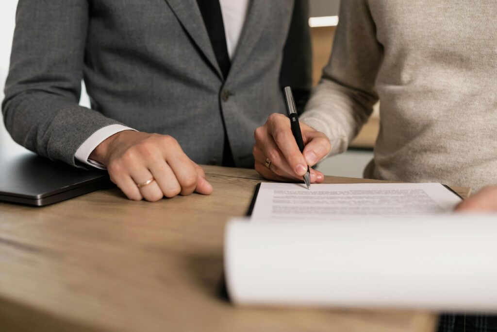 signature locataire bail location contrat logement immobilier