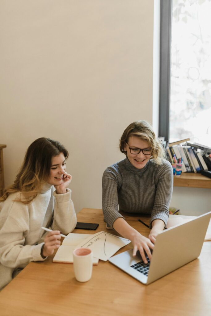 amis recherche appartement logement visite immobilier jeunes locataires