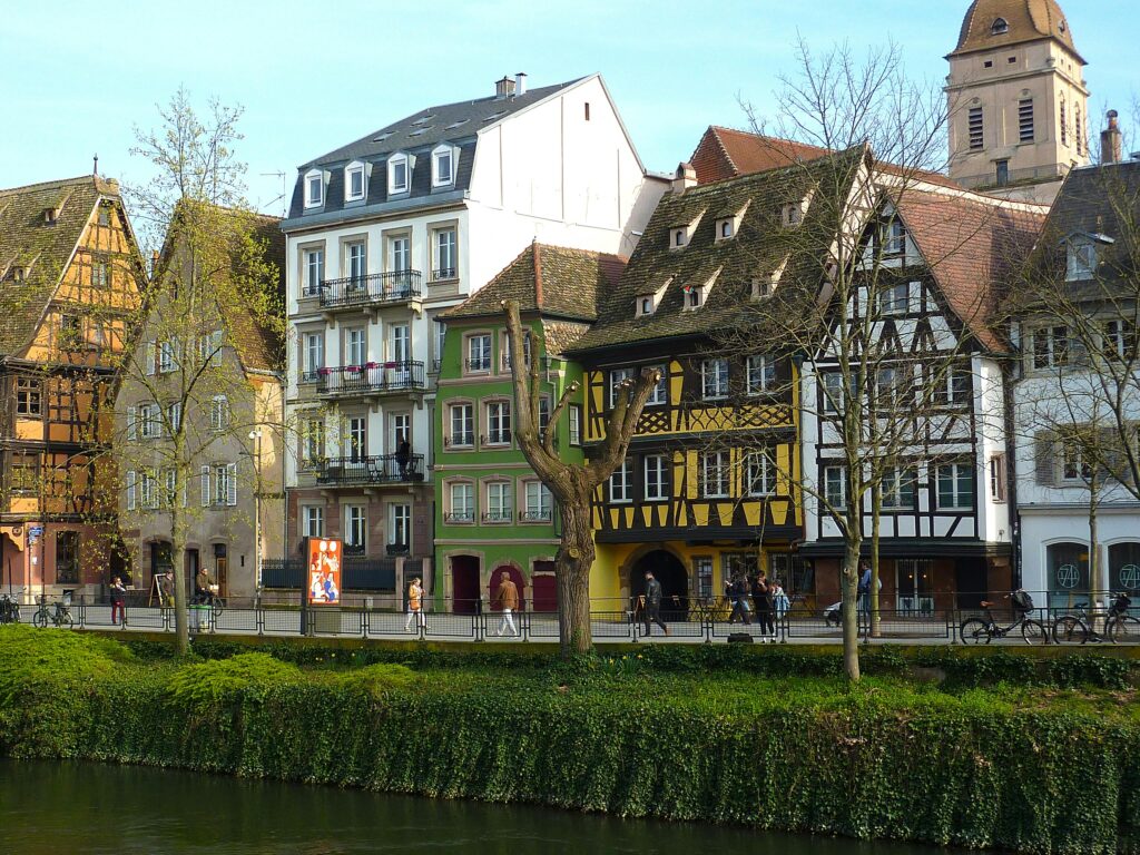 quais Strasbourg vue ville architecture cadre de vie immobilier