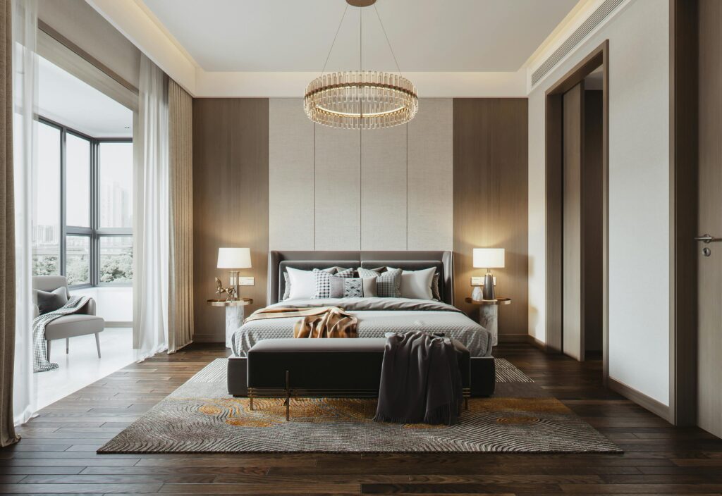 Chambre luxueuse avec lit double et baie vitrée dans un intérieur contemporain.