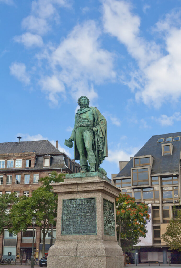 statue général Kléber Strasbourg monument place Kléber centre ville