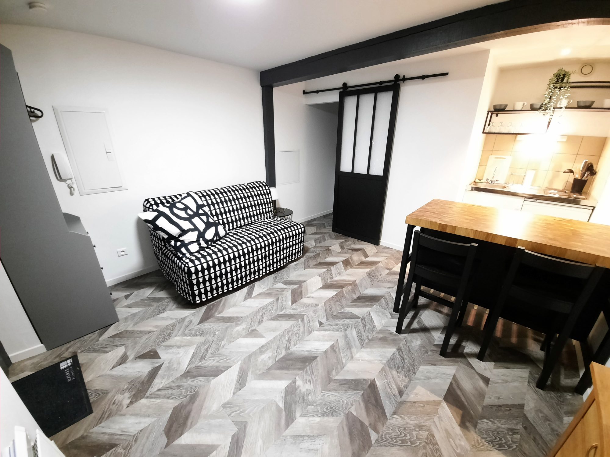 HYPER-CENTRE - Studio meublé de 17.54m²