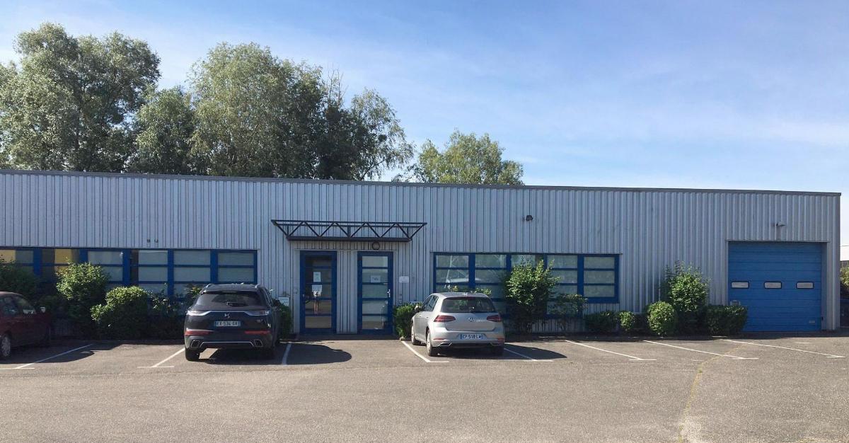 RARE à la vente: Locaux mixtes (bureaux +entrepôt)  519 m² av