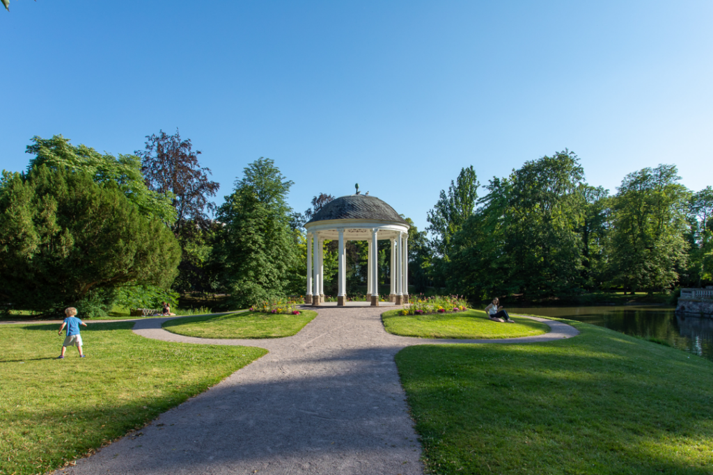 temple Amour Orangerie Strasbourg parc monument romantique nature