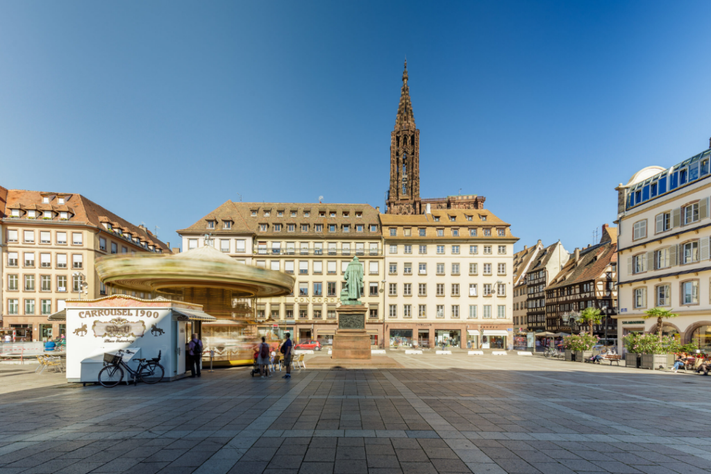 cathédrale Strasbourg place Gutenberg centre historique vue ville