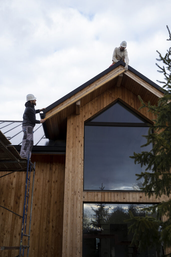 hommes travail équipe projet immobilier collaboration professionnels