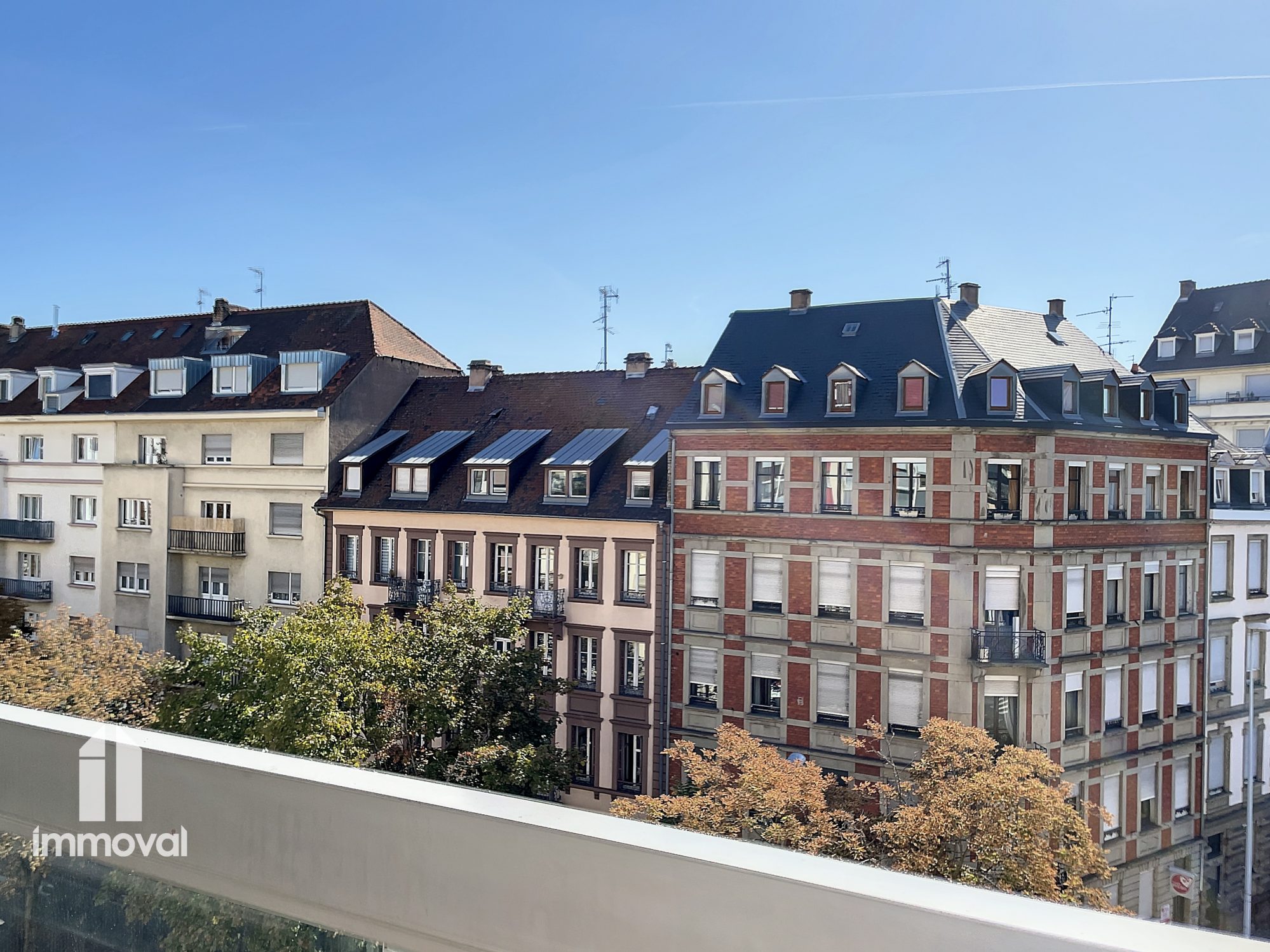 HALLES 3P de 84m² balcon asc