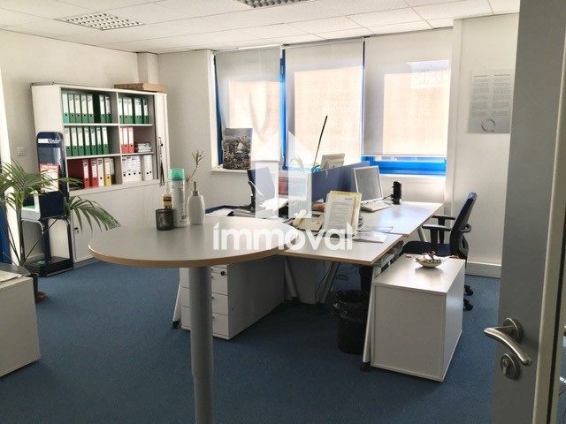 Bureaux 389m² plain-pied avec nombreux parking à Hoenheim