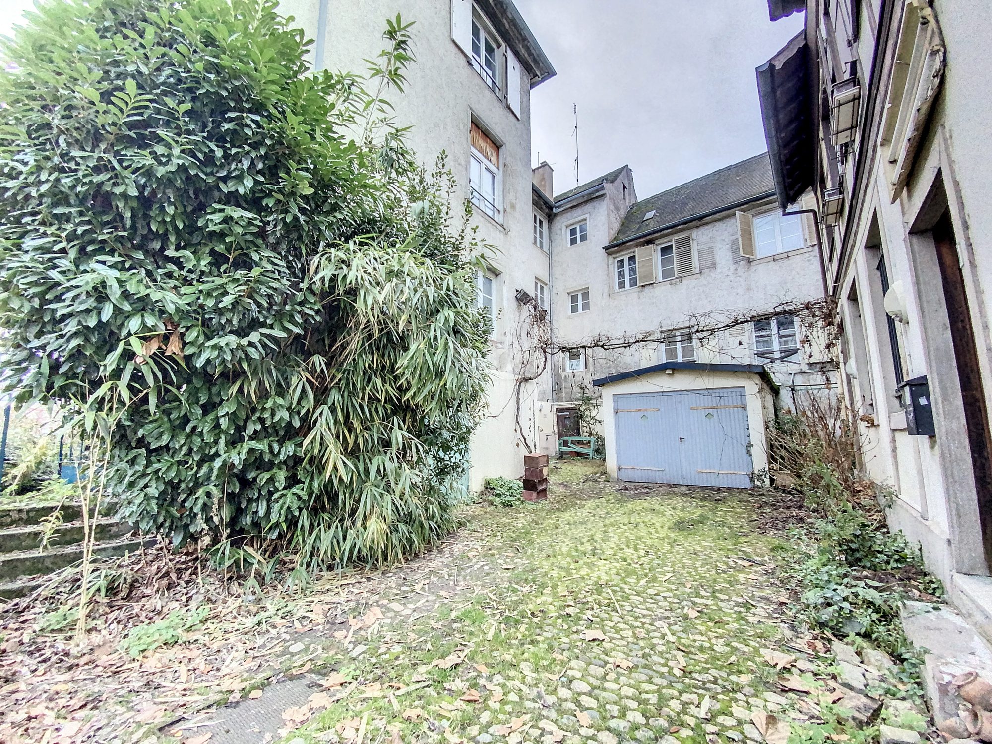 PETITE FRANCE  - Ensemble Immobilier de 723 m²