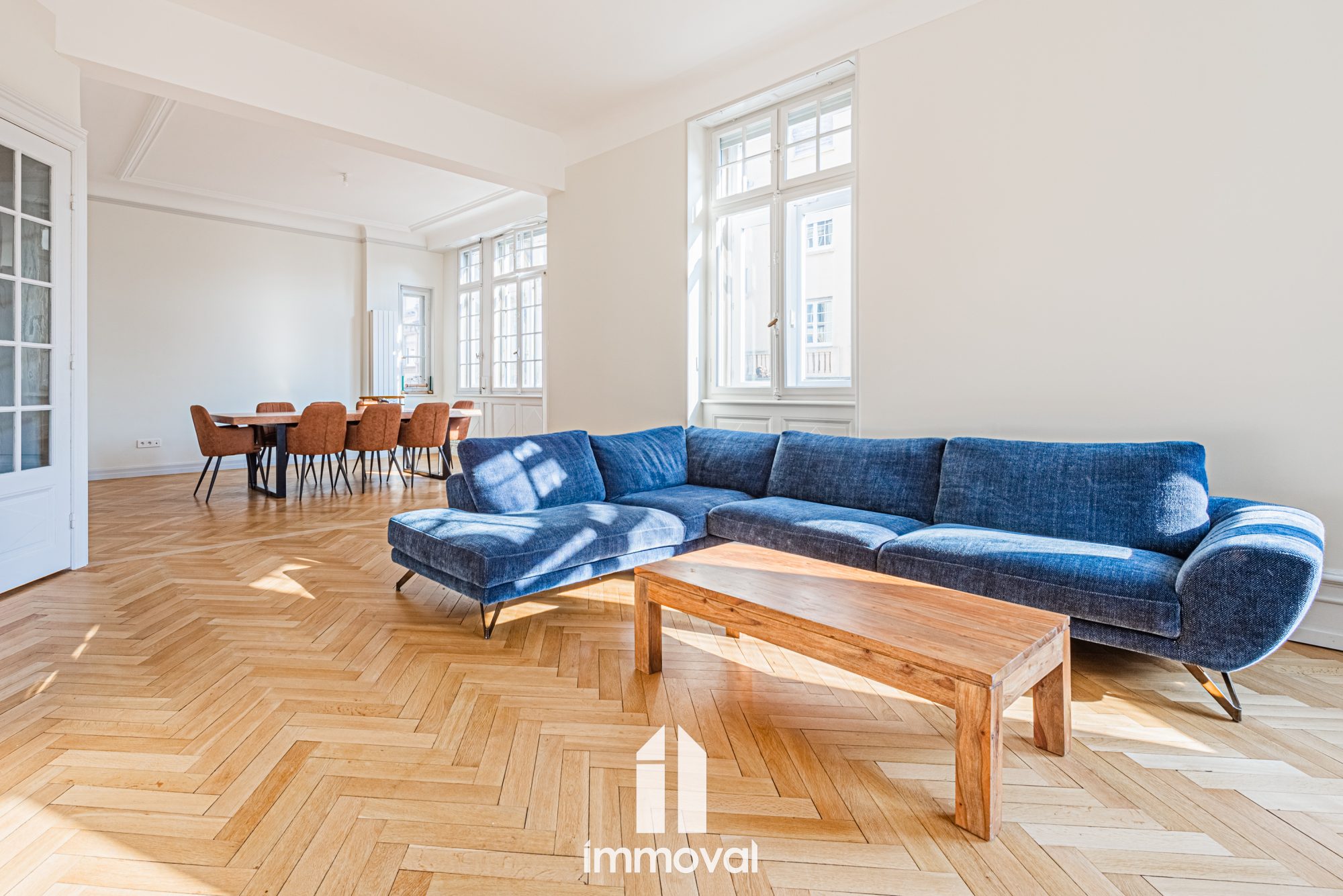 ORANGERIE Appartement 8 pièces de 245 m² avec mansardes et cav