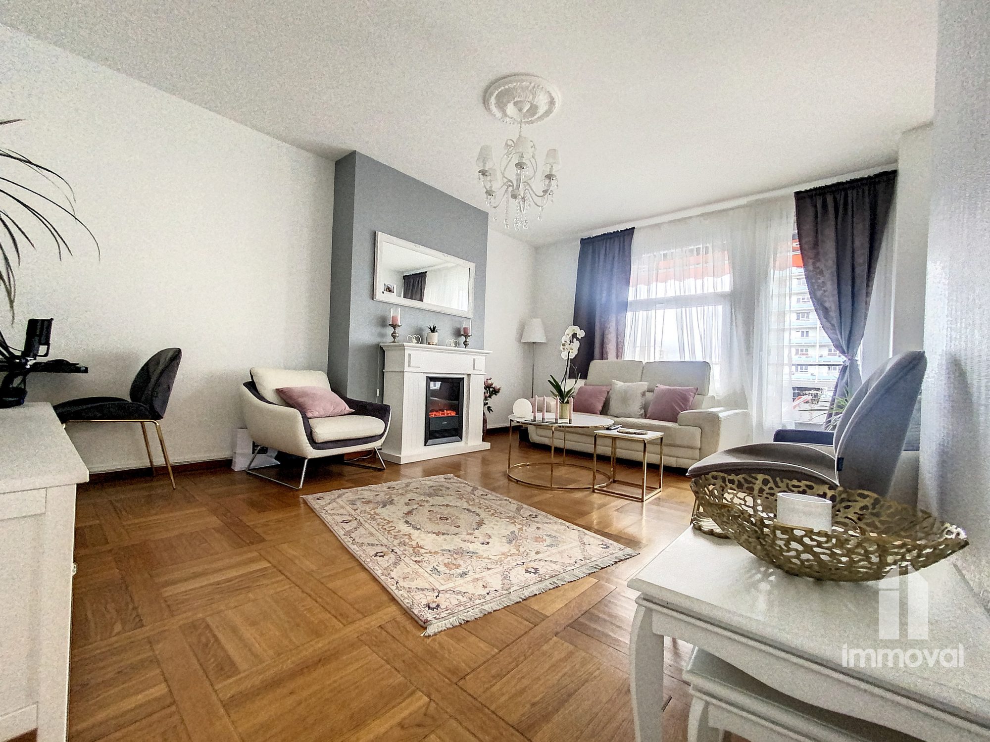 Esplanade, 2/3 pièces de 80m2, balcons, ascenseur