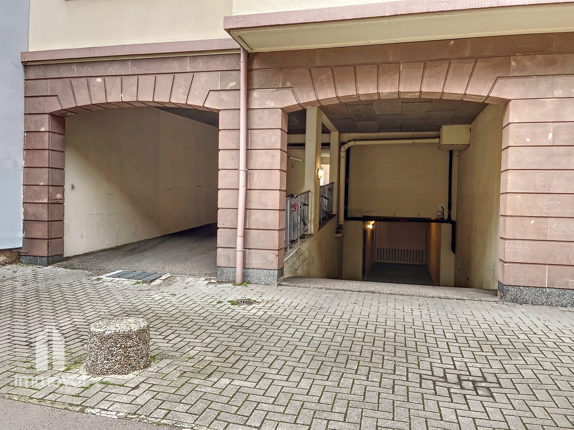KRUTENAU GARAGE Fermé EN SOUS-SOL