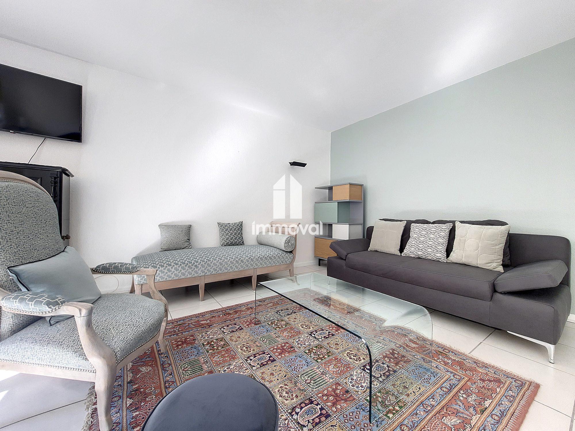 HYPER-CENTRE - spacieux 2 pces meublé de 72.79m²