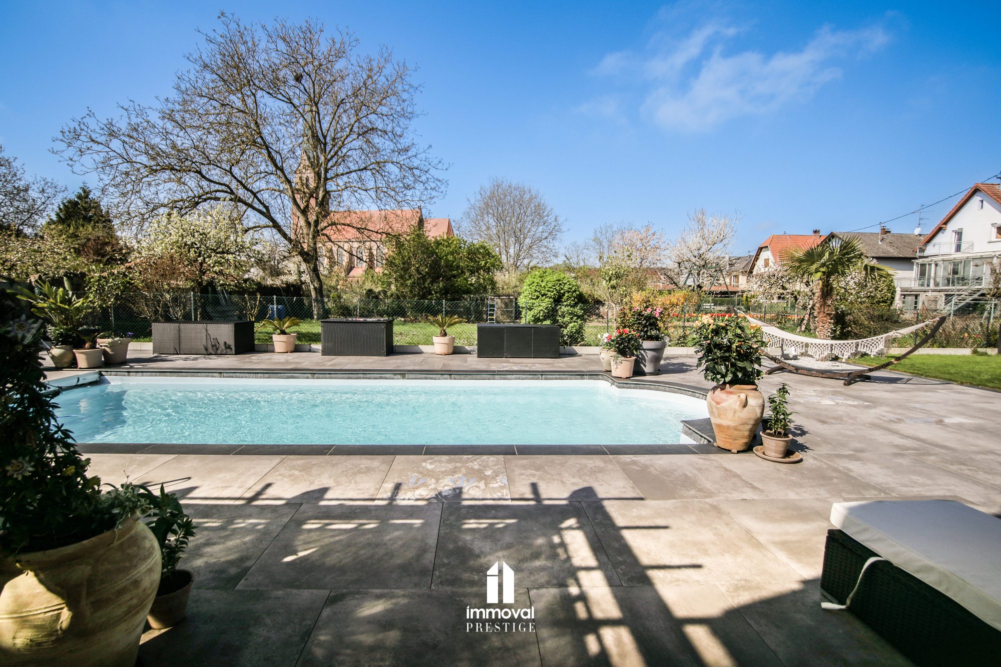 Villa 189m2 sur 7,50 ares avec piscine et garages