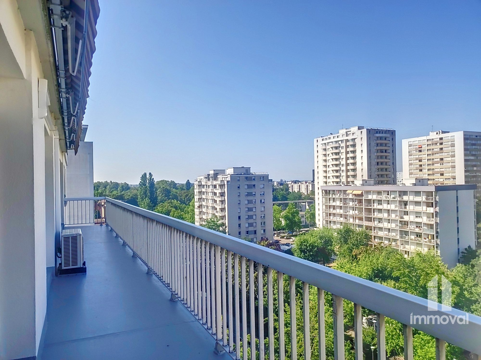 ESPLANADE 3 pièces 80m2 rénové terrasse, parking et cave.