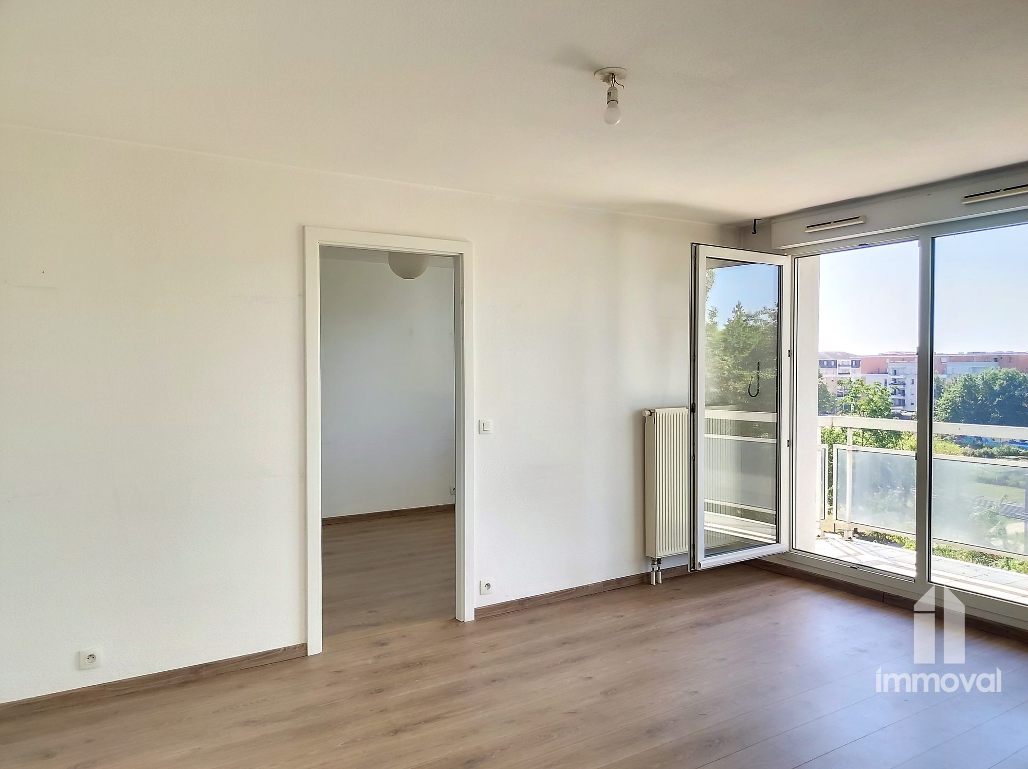 PARC DES POTERIES, 2 pièces 44m2, Balcon, ascenseur, garage et