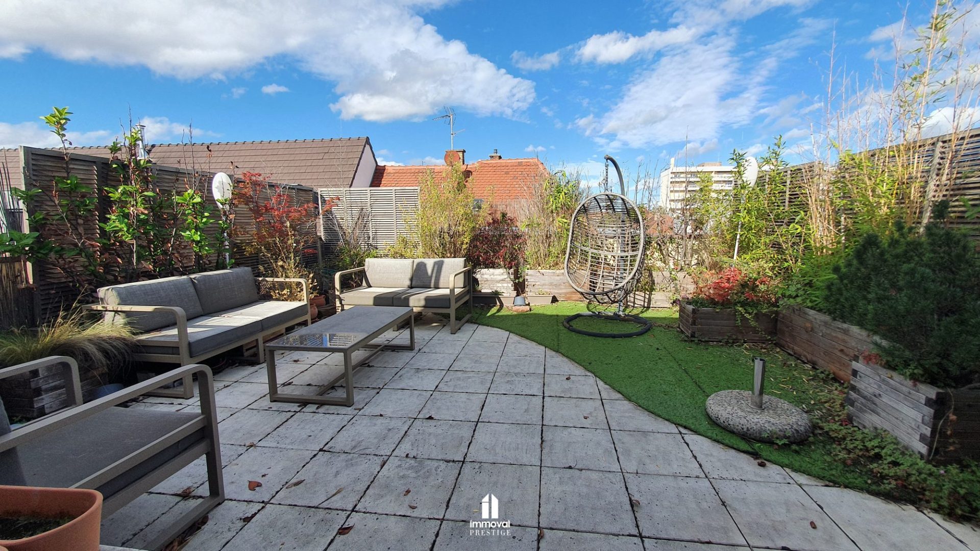 Neudorf, appartement 149m2, 2 terrasses, ascenseur, garage. Immoval