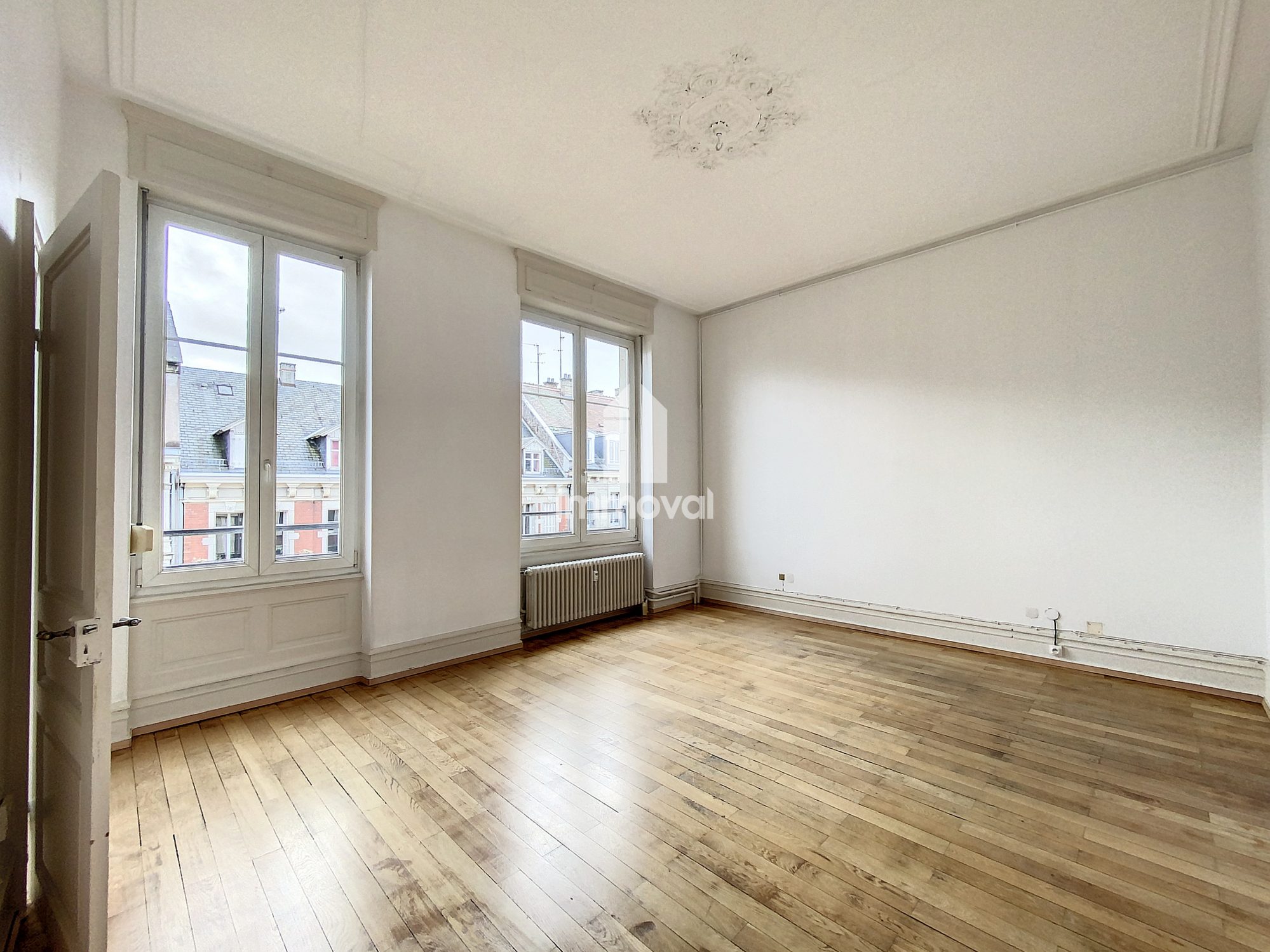 QUARTIER TRIBUNAL - Bureaux de 83.64m² à louer