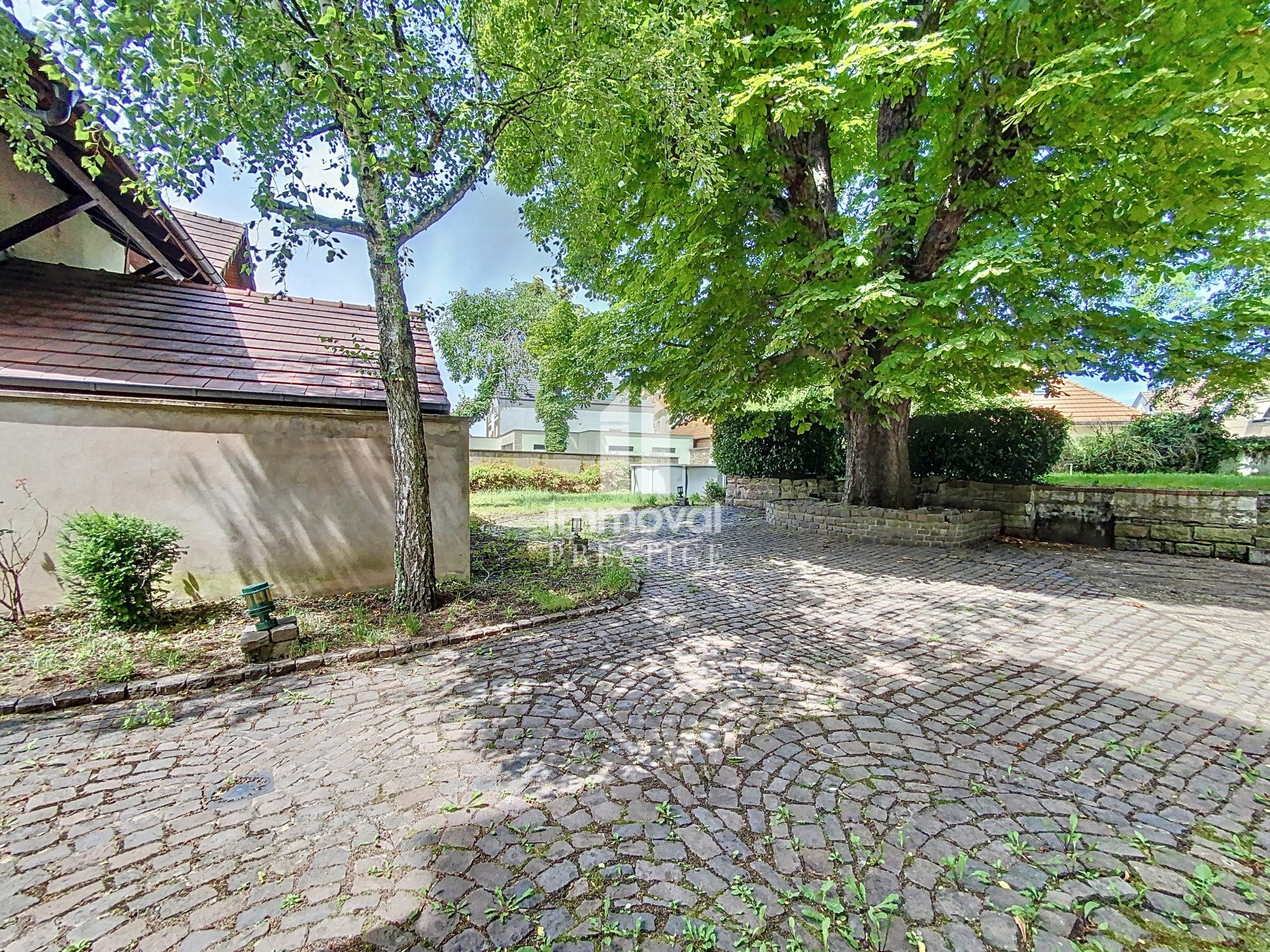 SCHWEIGHOUSE-SUR-MODER - IMMEUBLE - 409m2 sur 11 ares