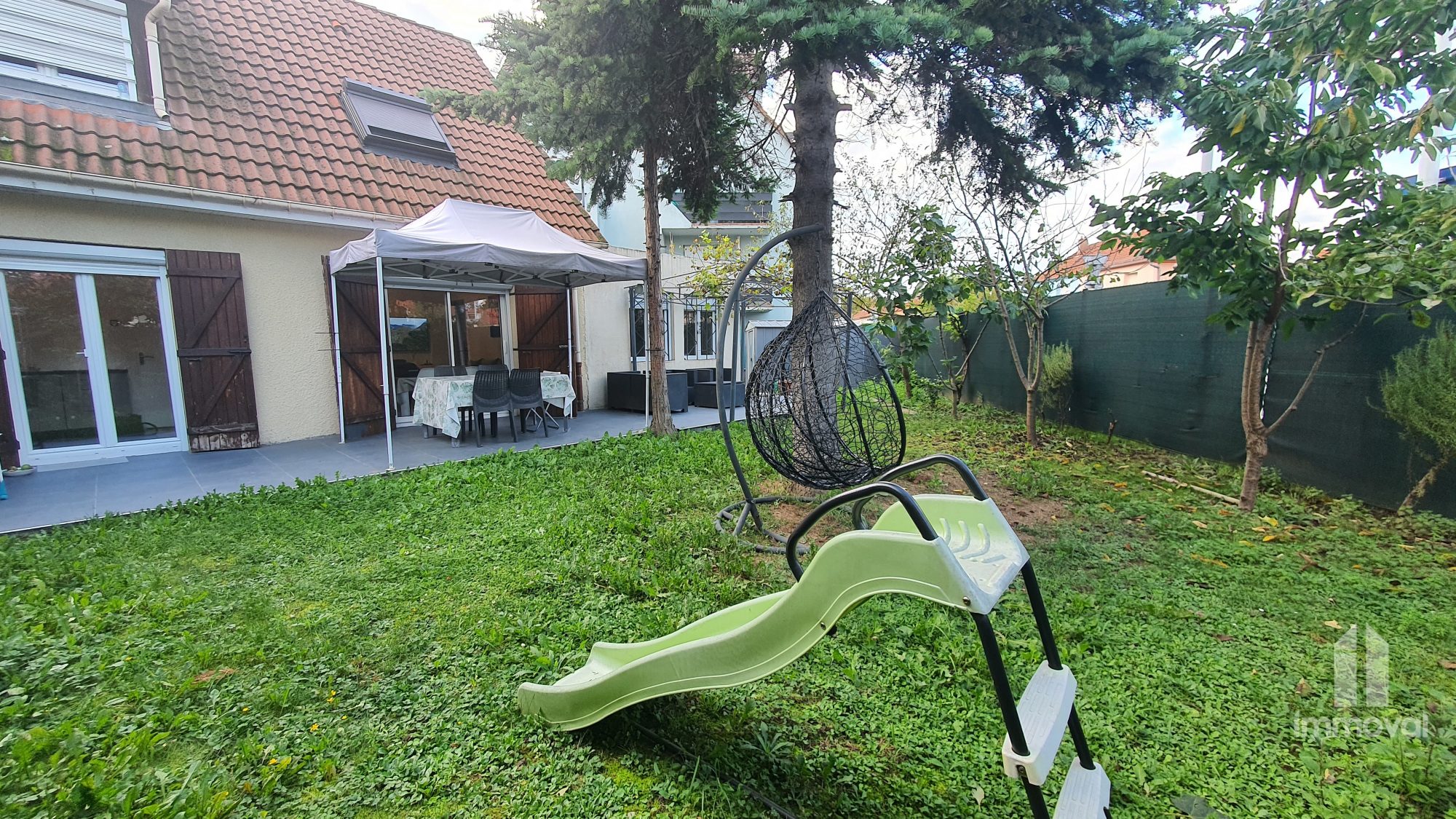 Hautepierre , maison de 111 m² sur un terrain de 3ares35