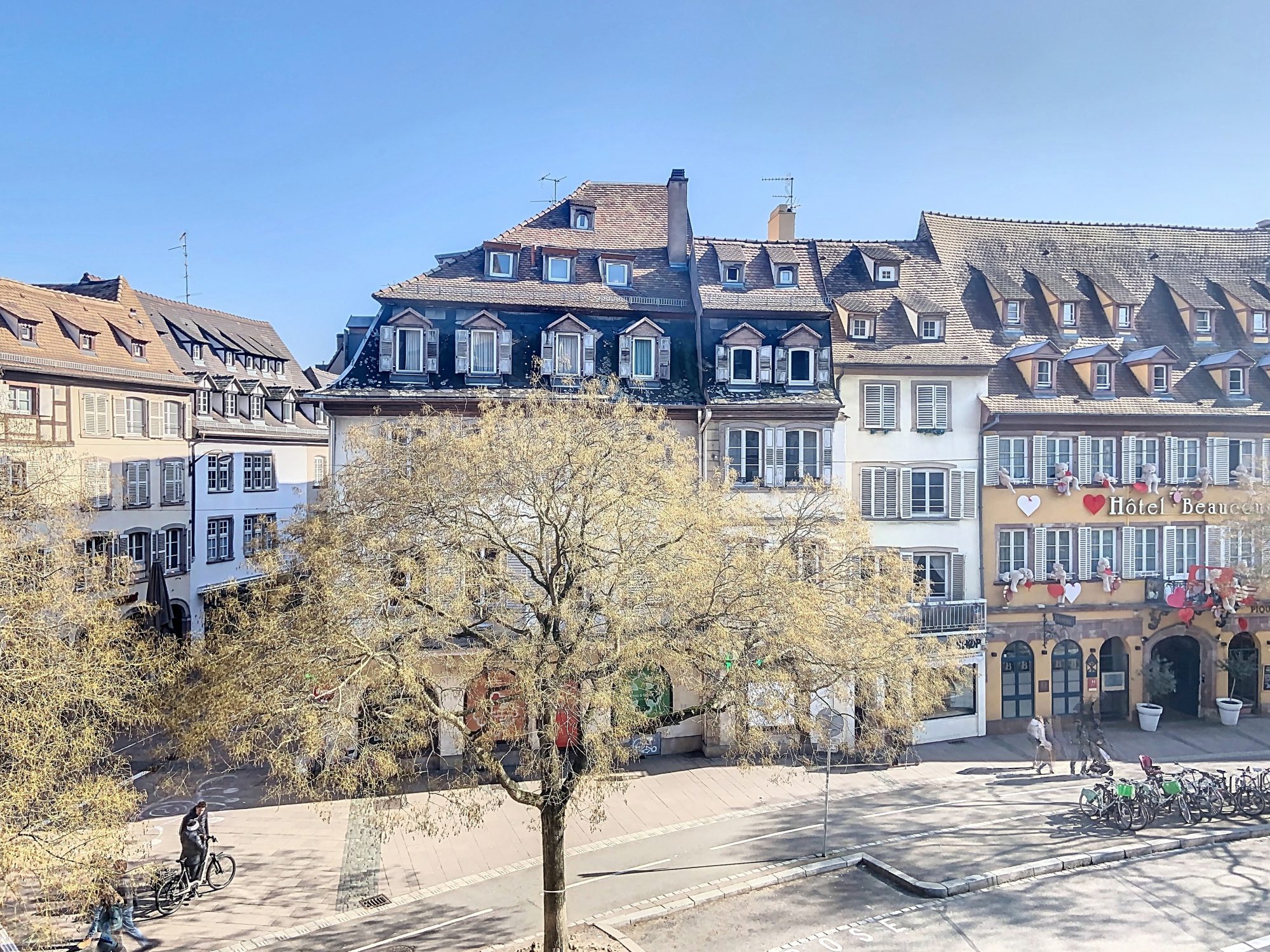 Strasbourg Place du Corbeau, locaux professionnels de 77m2
