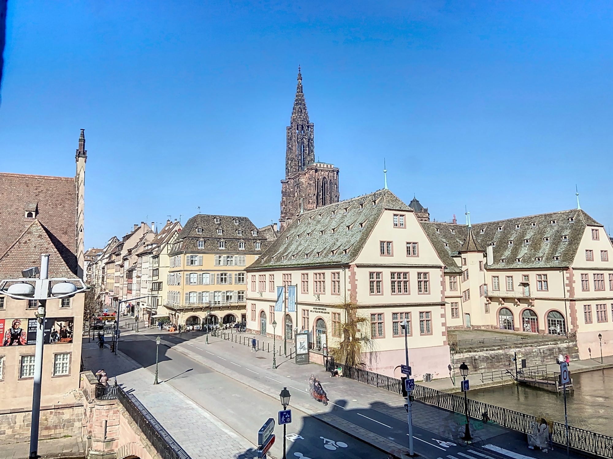 Strasbourg Place du Corbeau, locaux professionnels de 266m2