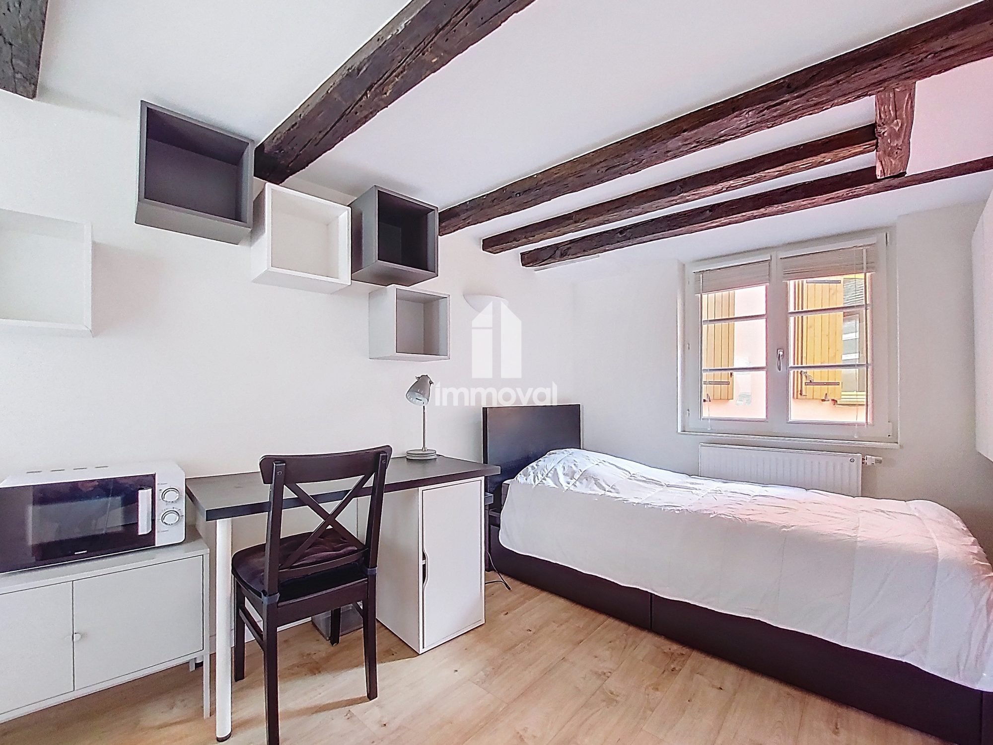 STUDIO - 16m² - 1er étage