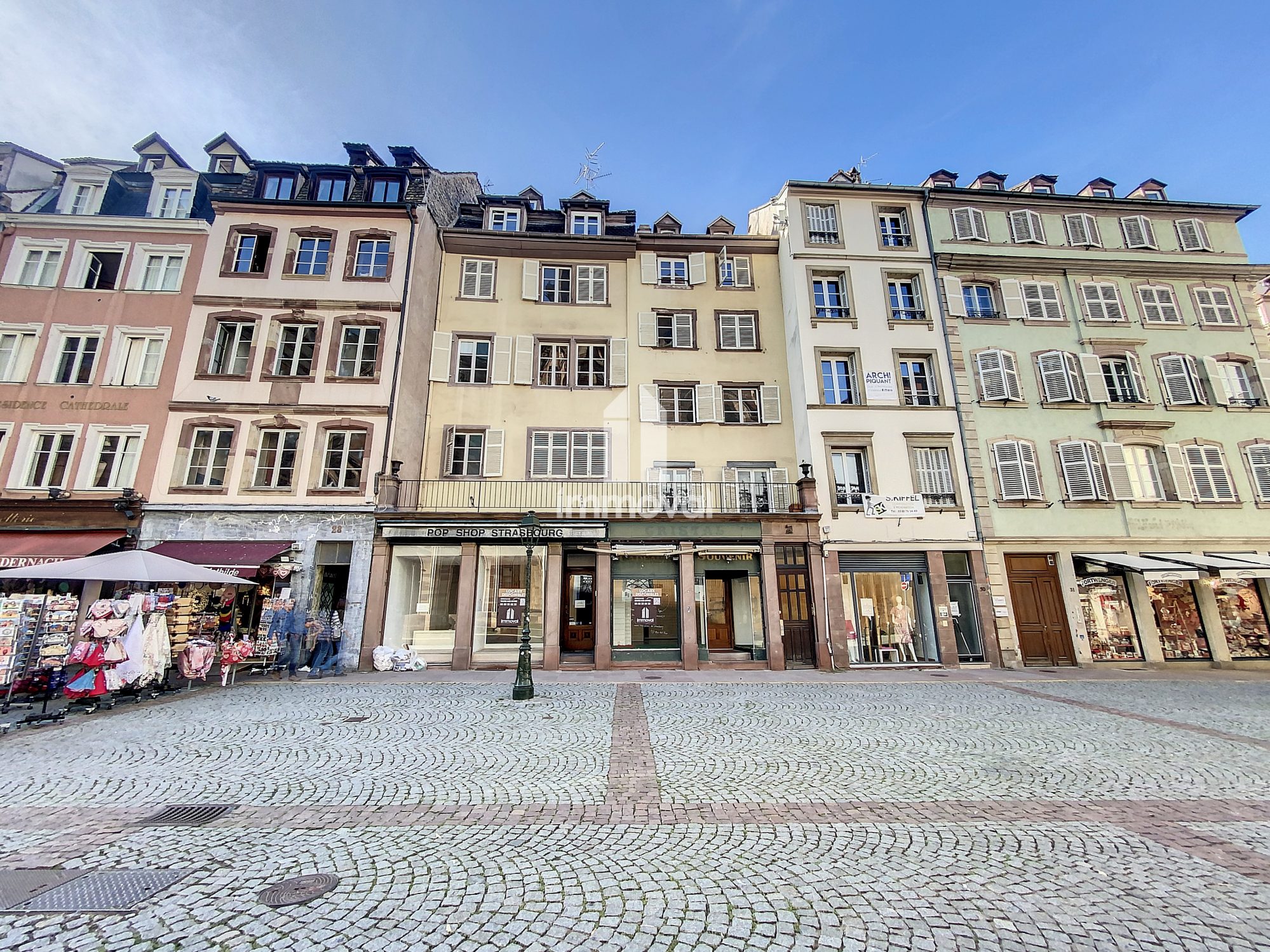 CATHEDRALE /  Immeuble Mixte / 472.50 m²
