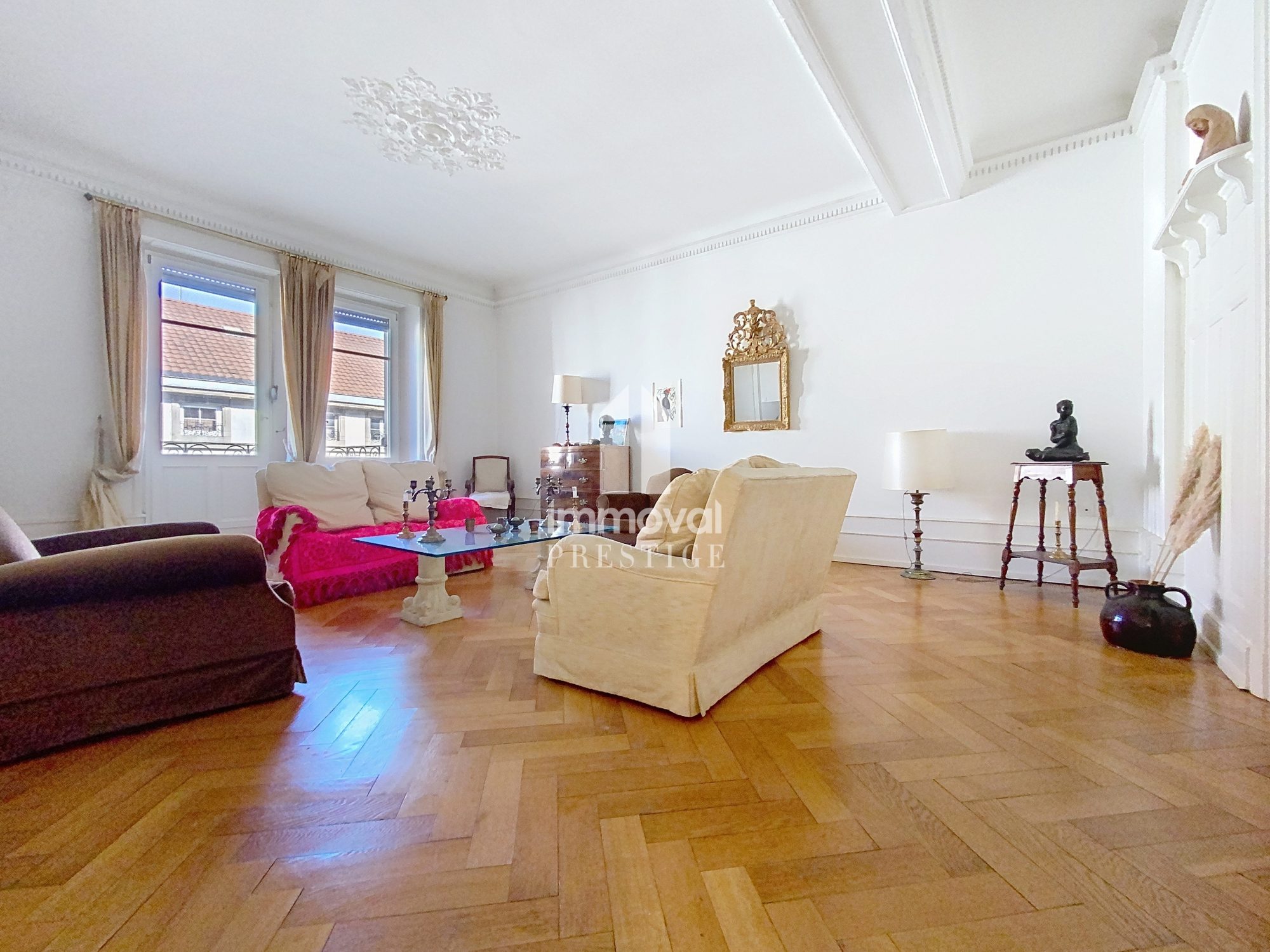 CONTADES - T6 - 213M²