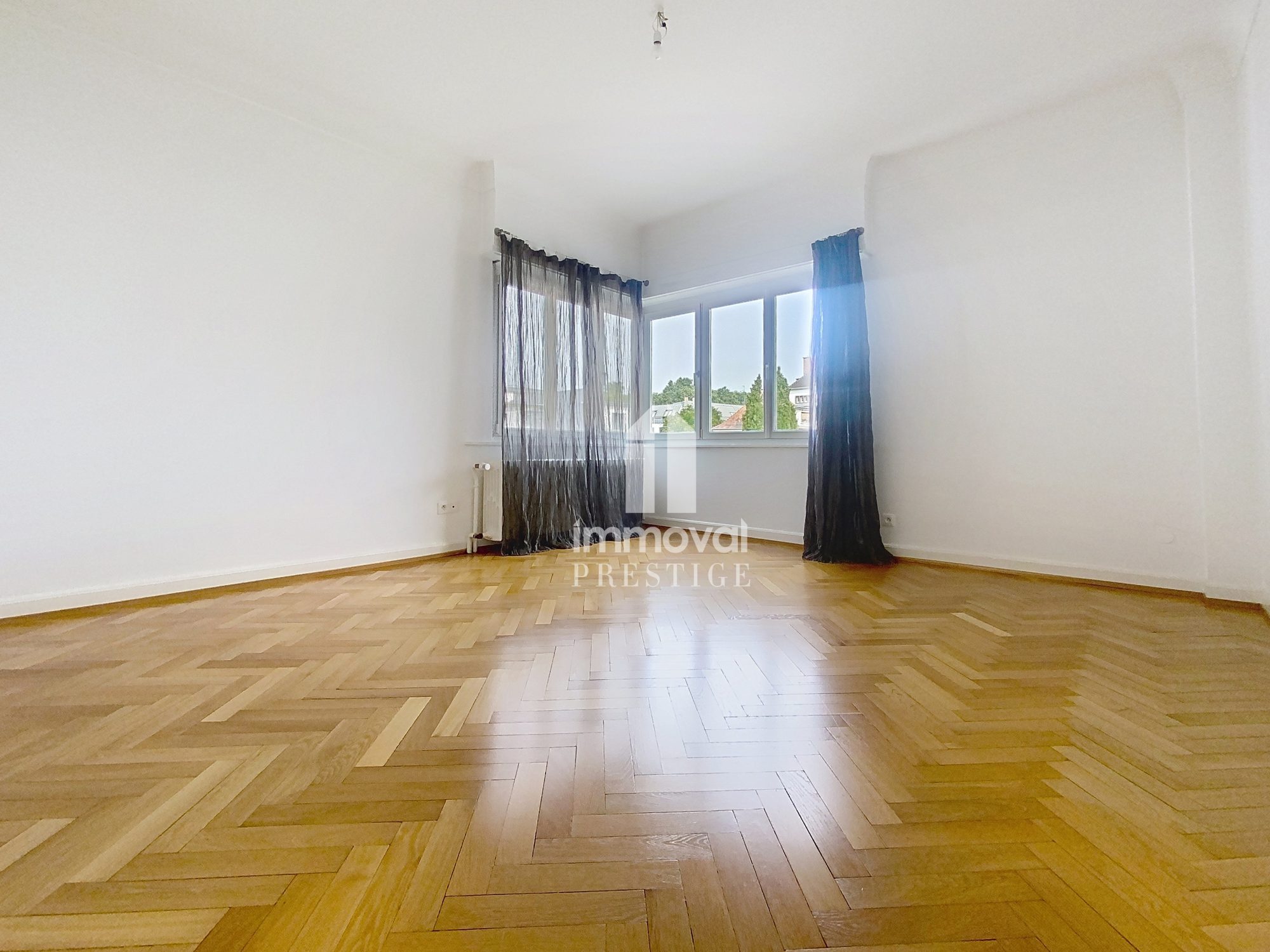 ORANGERIE - MAISON- 245m2 sur 4,56 ARES