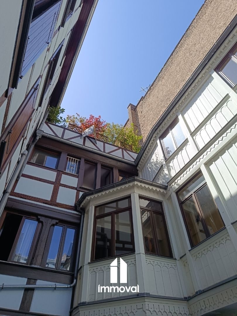 STRASBOURG CENTRE VILLE 4 PIECES 120M2 TERRASSE 11M2.