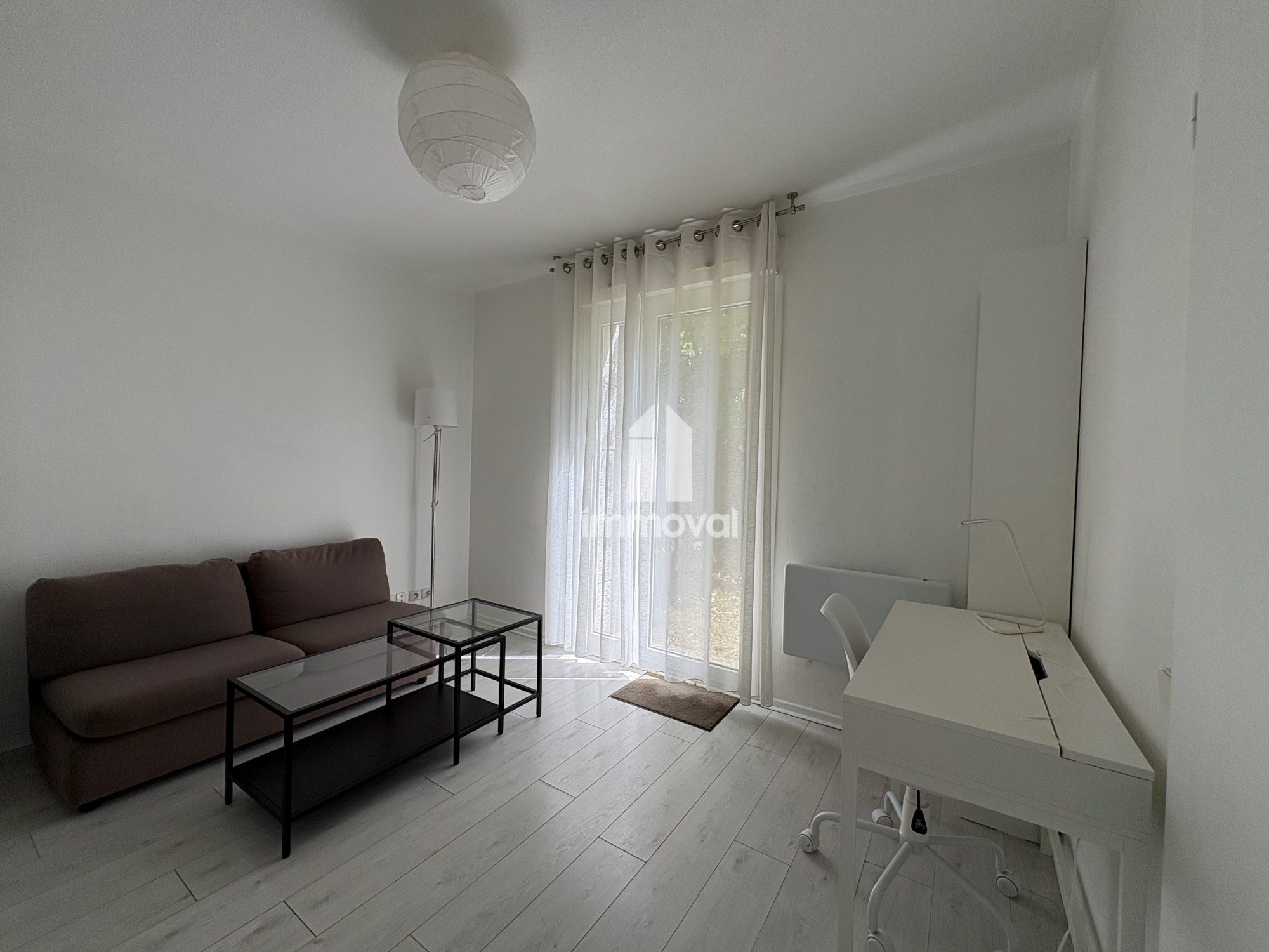 KRUTENAU  STUDIO MEUBLE  24.86m²