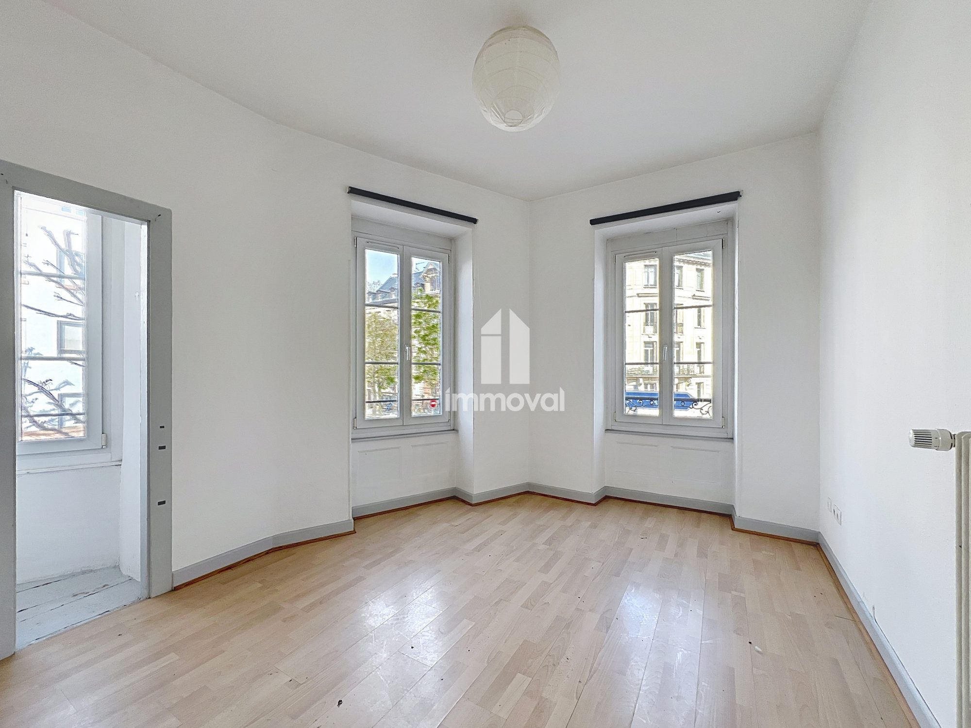 Rue du Travail, F3 de 75 m2, parties communes neuves