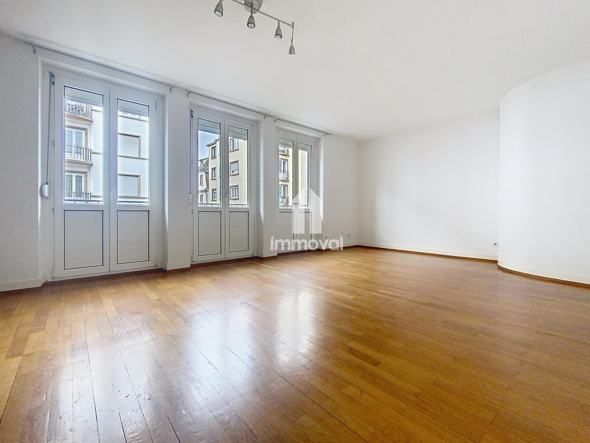 CENTRE VILLE-T3-78m2