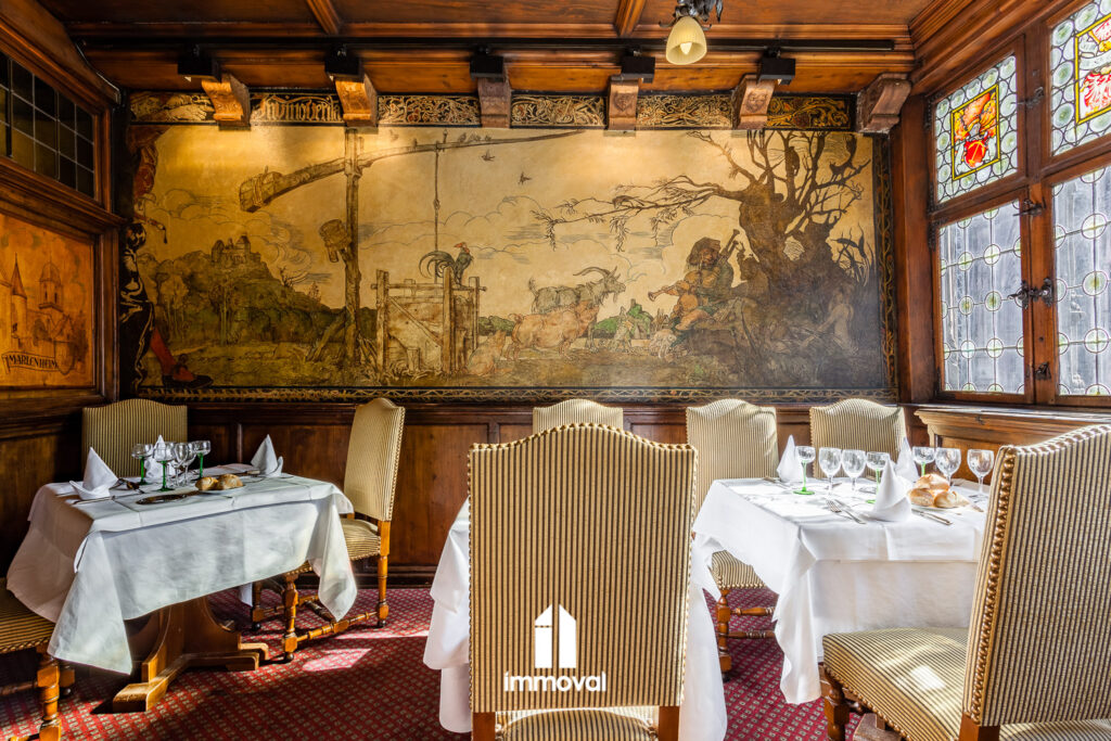 maison Kammerzell Strasbourg restaurant cathédrale bâtiment historique