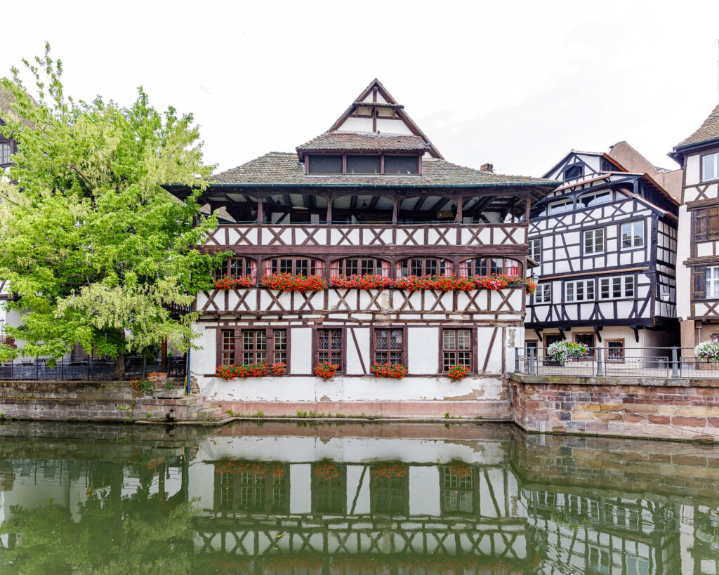 façade Maison des Tanneurs Strasbourg Petite France architecture alsacienne