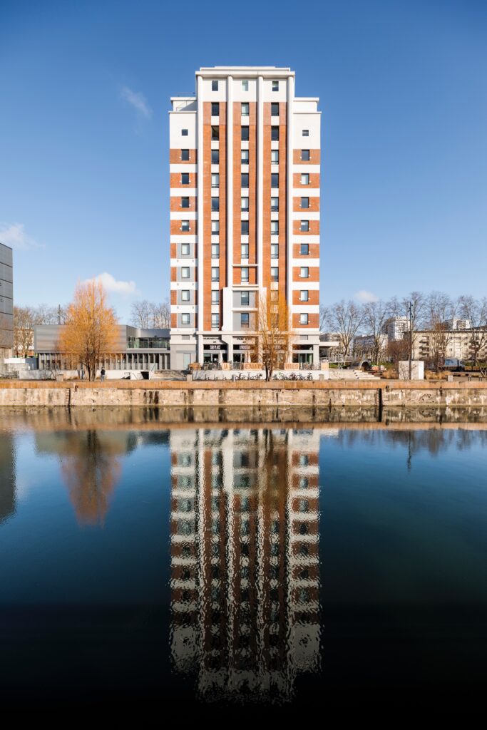 môle Seegmuller Strasbourg bâtiment portuaire architecture moderne quartier