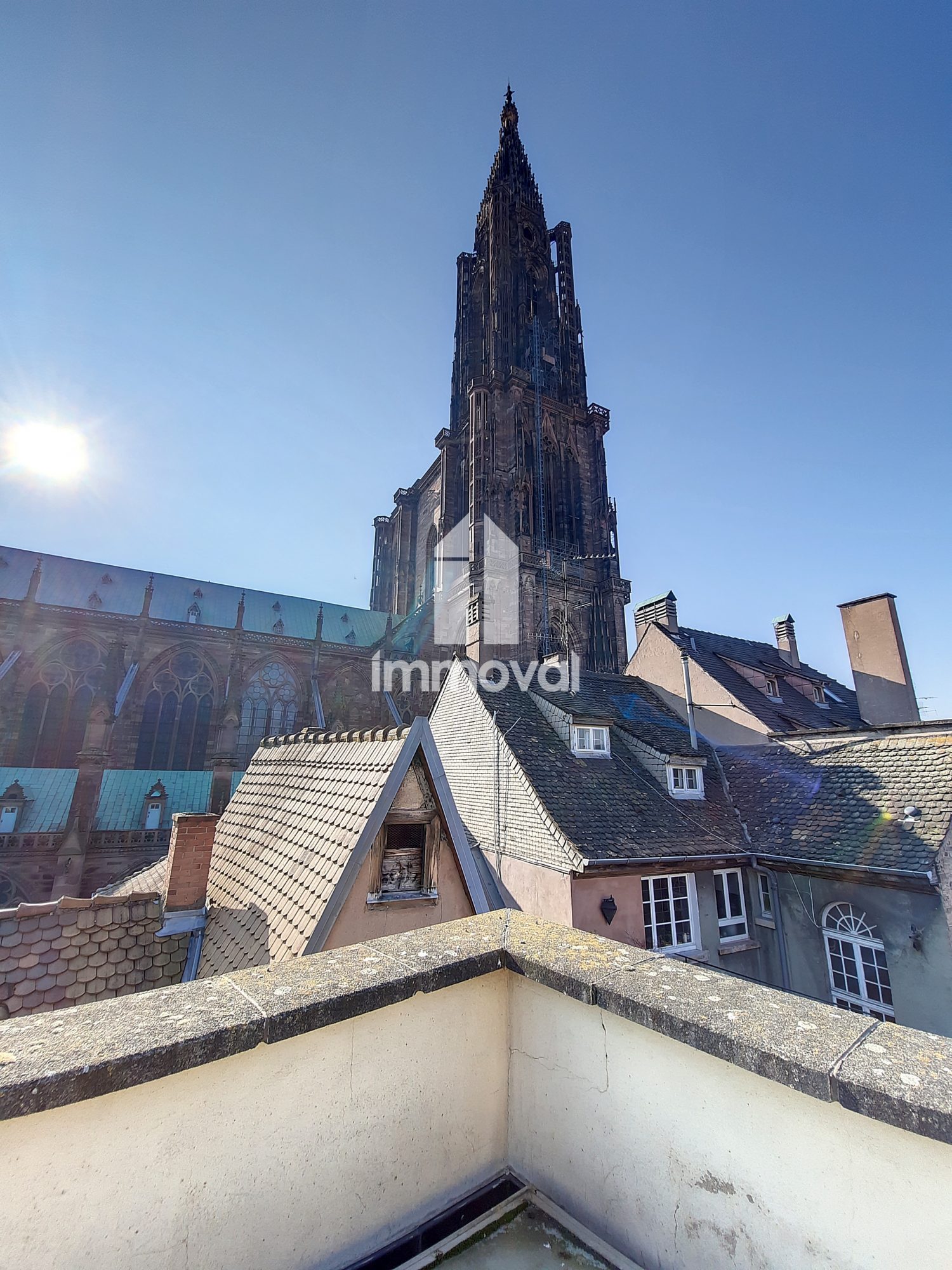 CATHEDRALE, 4 pièces,  90 M² SOL, TERRASSE