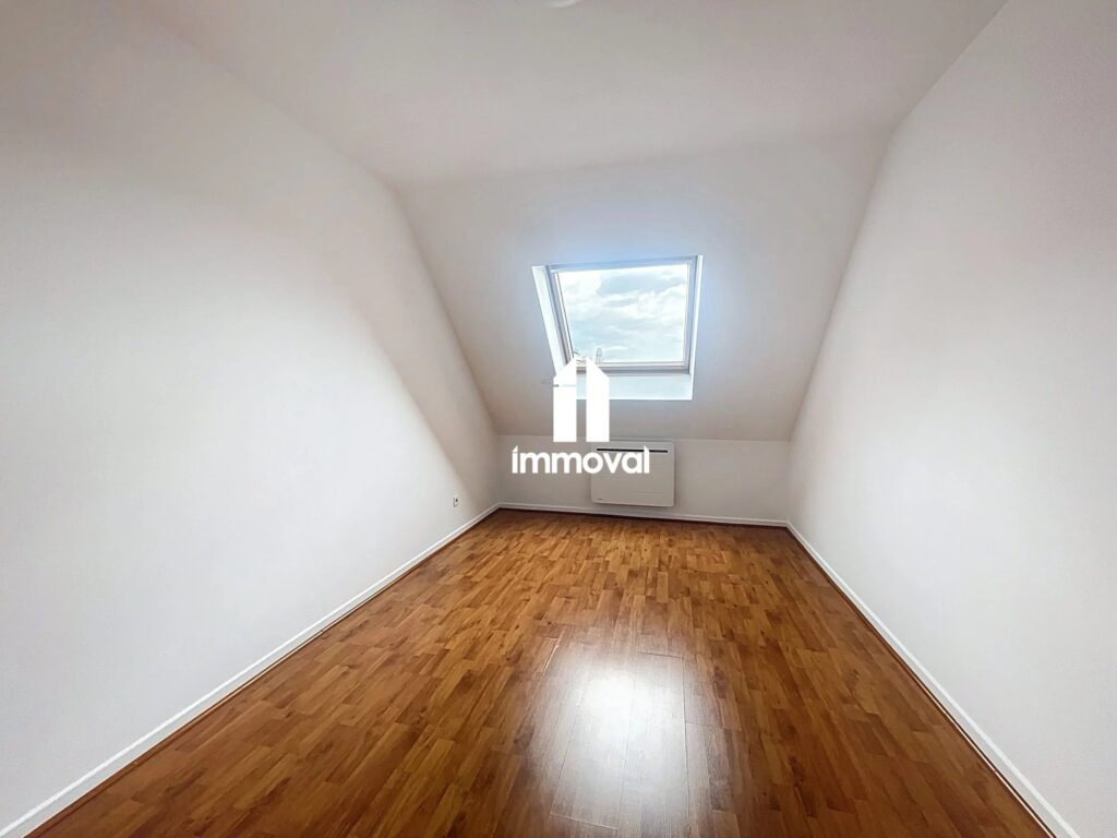 7822bce448a698ff95d856e87c89092e e7b40bd112 2000 original.jpg